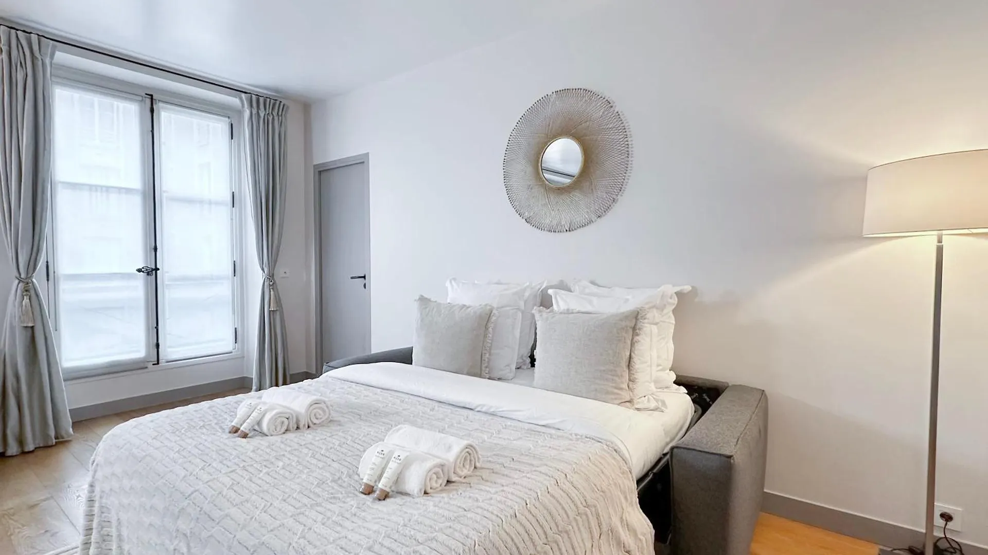 Luxembourg Garden Family Flat Delight *