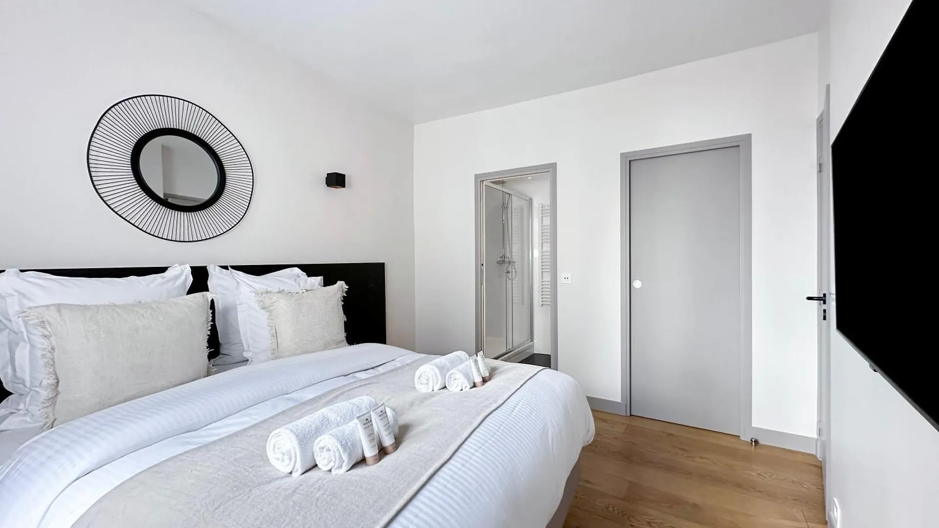 Luxembourg Garden Family Flat Delight * Paris