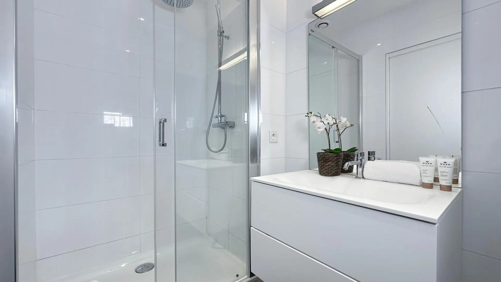 Luxembourg Garden Family Flat Delight Apartment *